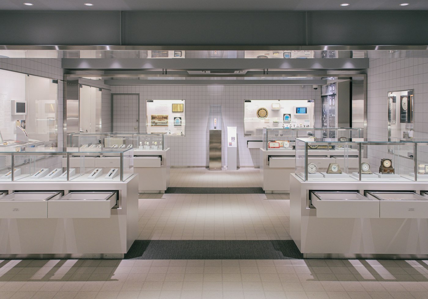 Jewellery & Retail